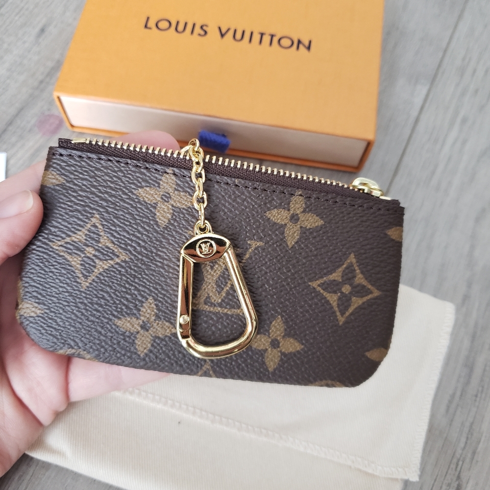 Louis Vuitton monogram key pouch - Picture 7 of 8